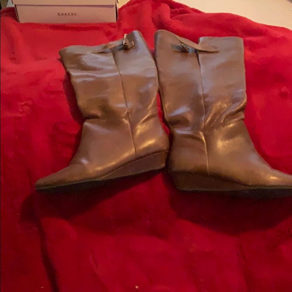 Uses Inessa Brazil high boots